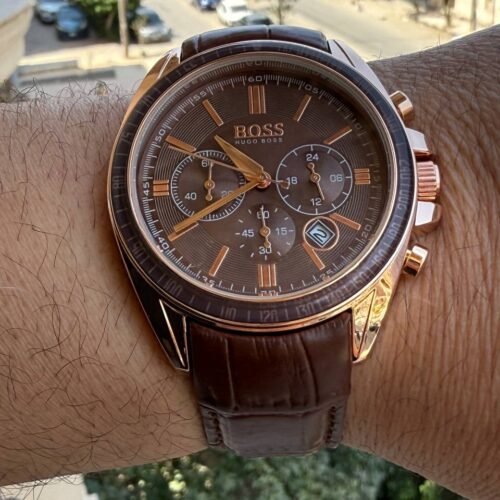 ساعة Boss بنى