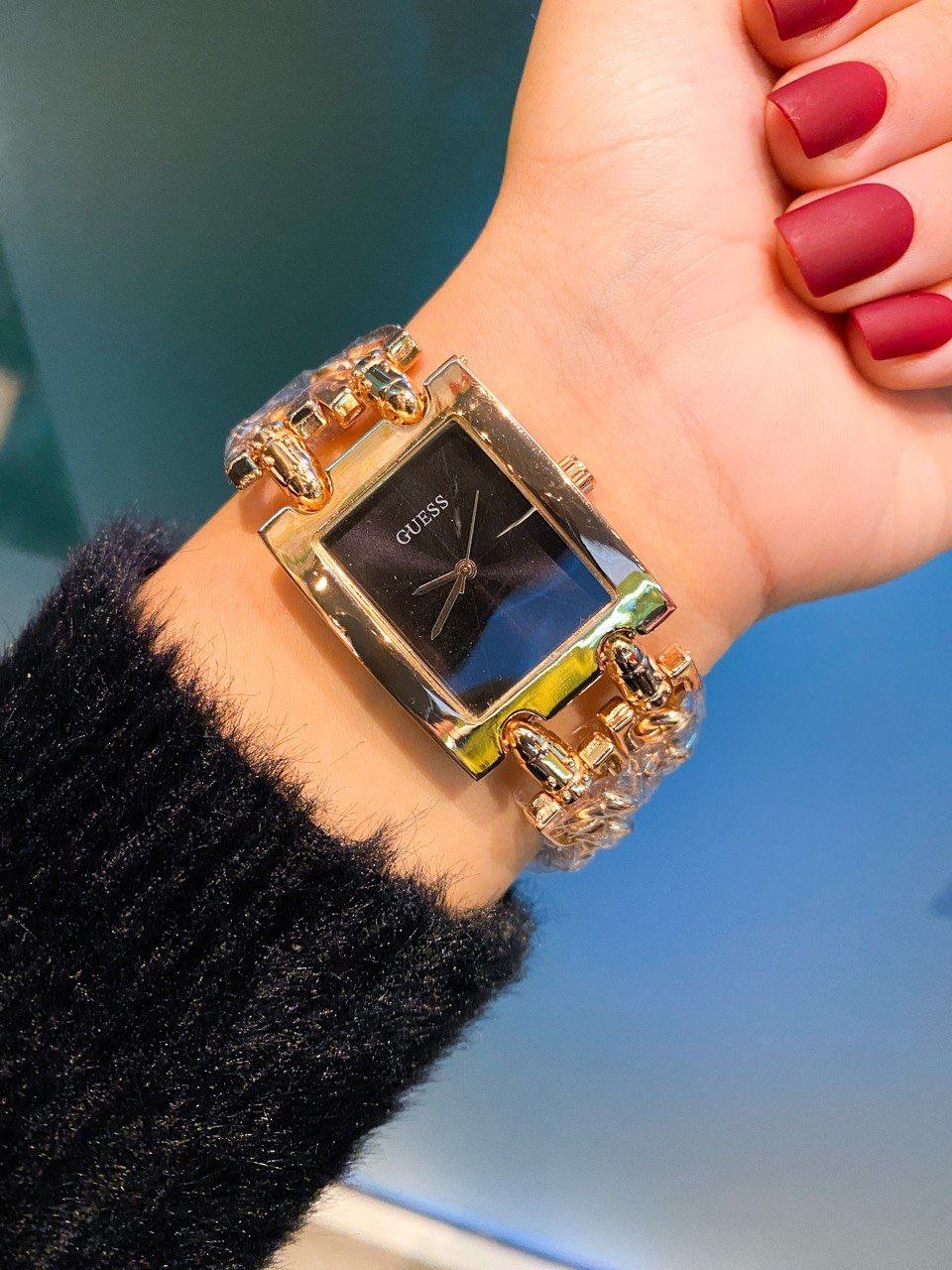ساعةGUESS حريمي روز جولد*مينا اسود